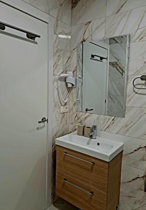 Apartmán Cozy Studio With Sea View Benidorm Exteriér fotografie