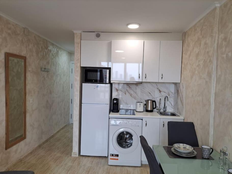 Apartmán Cozy Studio With Sea View Benidorm Exteriér fotografie